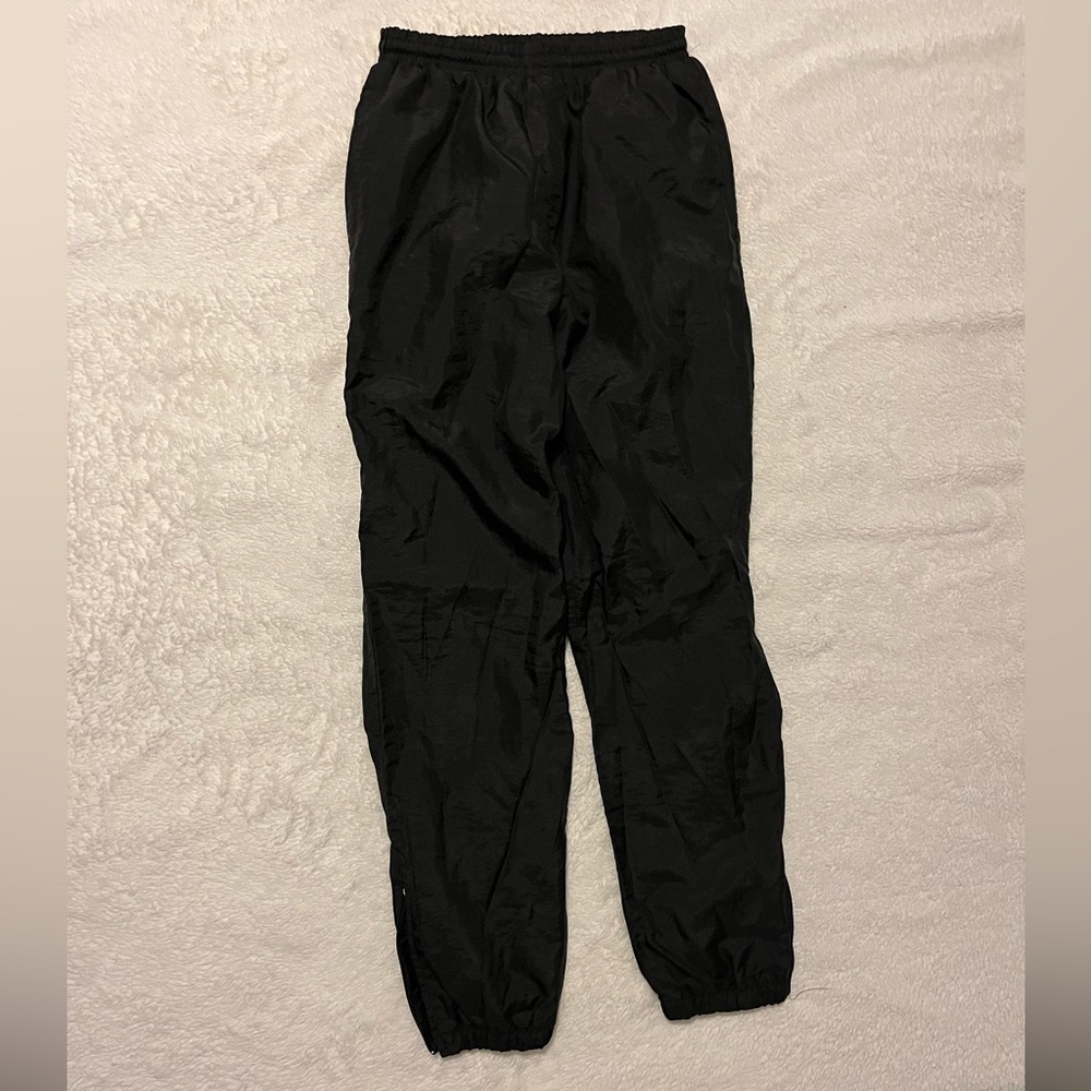 Authentic International Outerwear Joggers Small, zip ankles